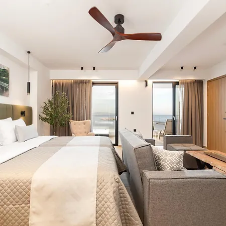 Soleluna 1-on The Beach-hot Tub-smart Apartment