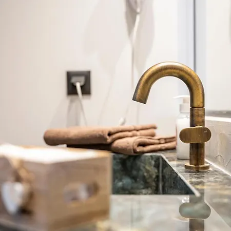 Soleluna 1-on The Beach-hot Tub-smart Apartment