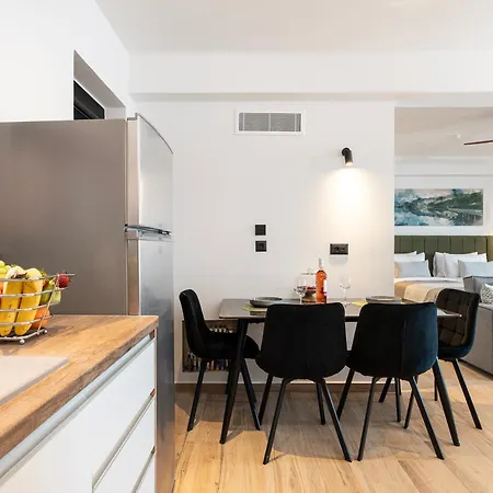 Apartment Soleluna 1-on The Beach-hot Tub-smart