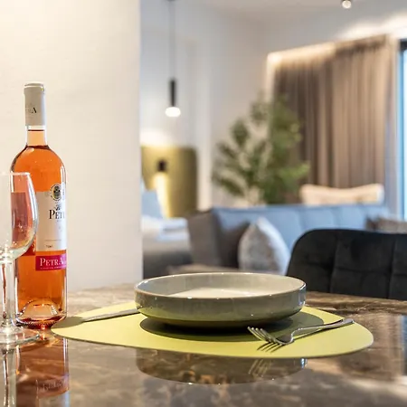 Apartment Soleluna 1-on The Beach-hot Tub-smart