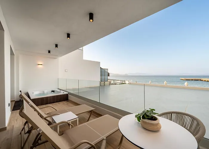 Soleluna 1-on The Beach-hot Tub-smart Apartamento Cos